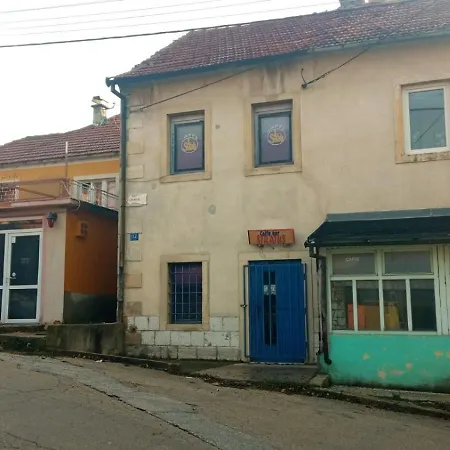 Dinara Apartamento *